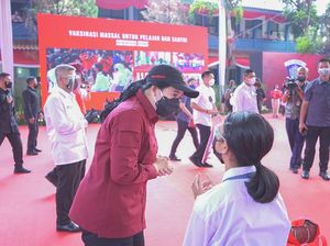 Tinjau Vaksinasi, Puan Dicurhati Pelajar soal Akses Internet hingga Gebetan