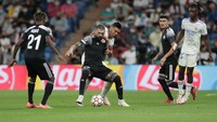 Klub asal Moldova itu berani memainkan umpan-umpan pendek dan tidak bertahan sangat dalam. Gonzalo Arroyo Moreno/Getty Images.