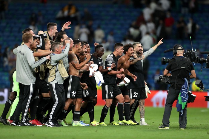 Real Madrid dikejutkan oleh Sheriff Tiraspol di Liga Champions. Bermain di kandang, Los Blancos malah tumbang 1-2 dari tim asal Moldova.