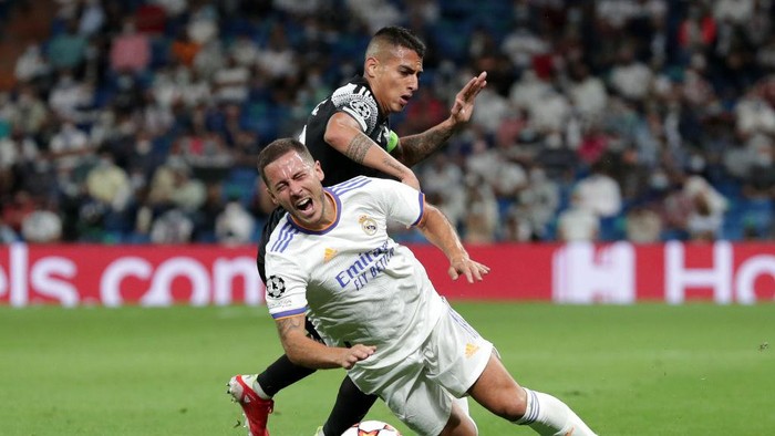 Sheriff Tiraspol Tumbangkan Real Madrid di Santiago Bernabeu Real Madrid dikejutkan oleh Sheriff Tiraspol di Liga Champions. Bermain di kandang, Los Blancos malah tumbang 1-2 dari tim asal Moldova.