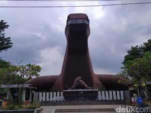 TMII Tangguh, Jamin Penuhi Pakan Satwanya