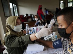 Cegah Gelombang COVID, Satgas Ajak Warga Pahami Sebab Transmisi Virus