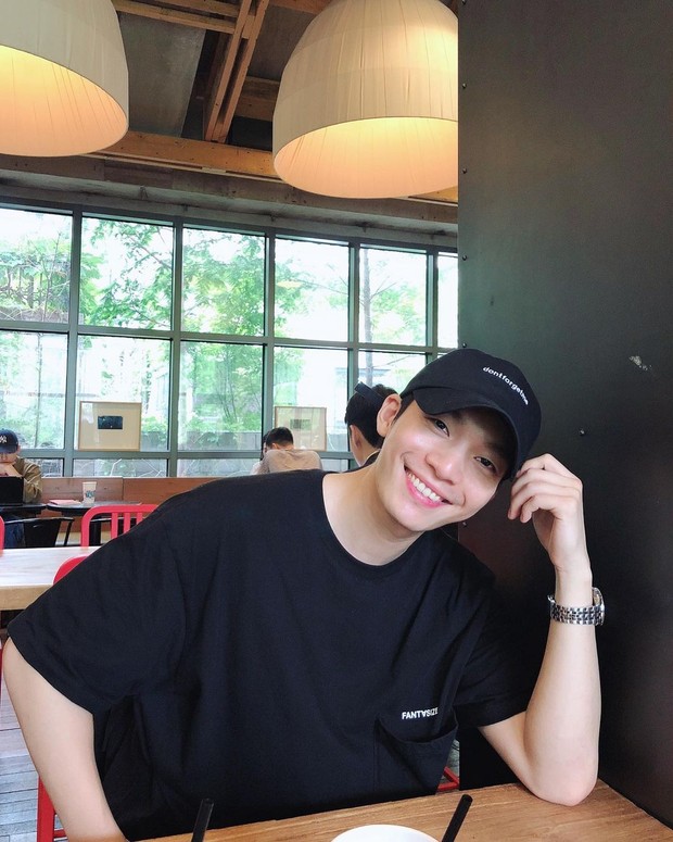 Wi Ha Joon memulai debut aktingnya pada tahun 2012