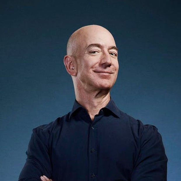 Jeff Bezos berada di urutan kedua sebagai miliarder di dunia