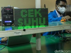 Pelajar di SMK Ini Ciptakan Alat Pengukur Suhu Tubuh Sendiri Pelajar di SMK Ini Ciptakan Alat Pengukur Suhu Tubuh Sendiri