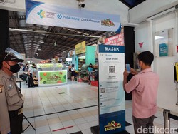 Masuk Pasar Harus Pakai PeduliLindungi, Kalau Eror Gimana?