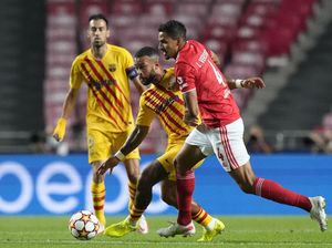 Busquets Akui Barcelona Payah di Depan dan Belakang