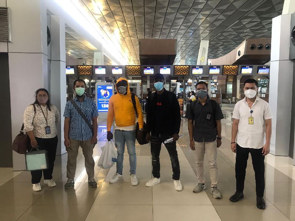 Mengaku Anggota Militer, 2 WNA Dideportasi dari Bali ke Afrika Mengaku Anggota Militer, 2 WNA Dideportasi dari Bali ke Afrika