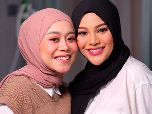 Gaya Duo Bumil Lesti Kejora dan Aurel, Perut Istri Rizky Billar Bikin Salfok Gaya Duo Bumil Lesti Kejora dan Aurel, Perut Istri Rizky Billar Bikin Salfok