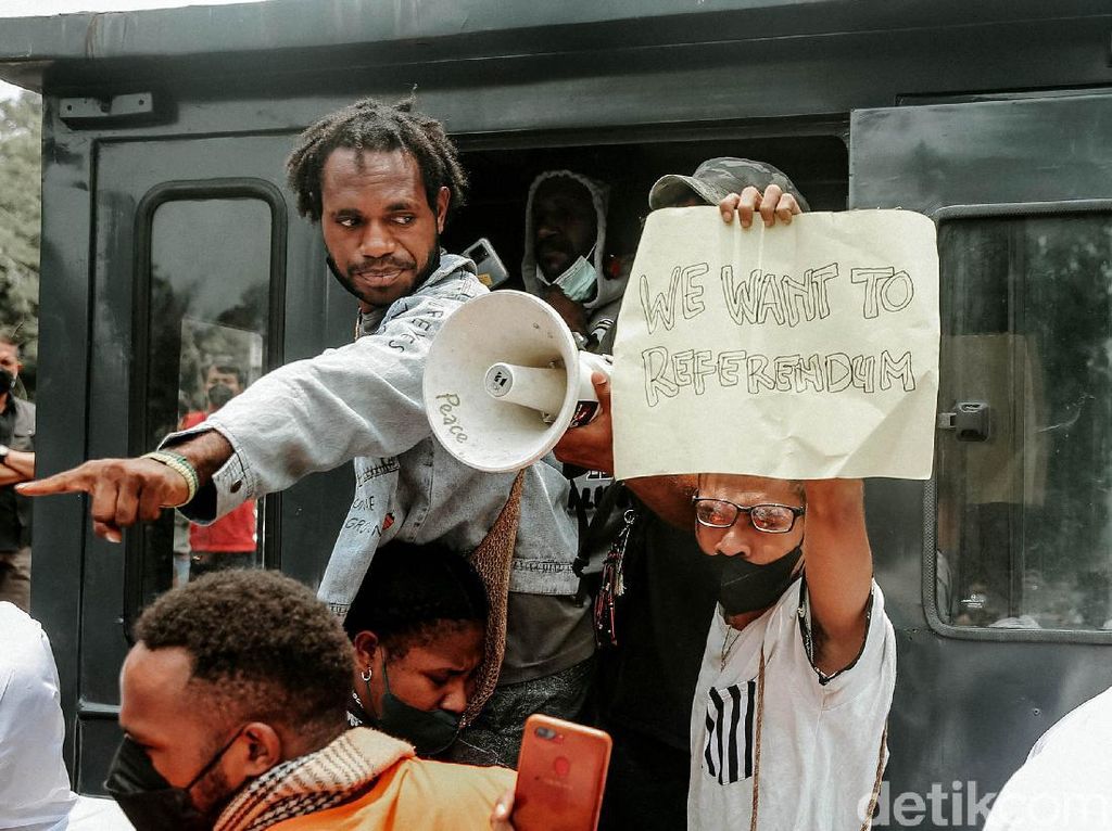 Polisi Bubarkan Demo di Kedubes AS, 17 Aktivis Papua Diamankan