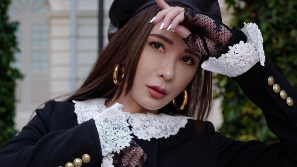 10 Foto Mantan Istri Pengusaha Indonesia yang Jual Hermes untuk Makan Anak