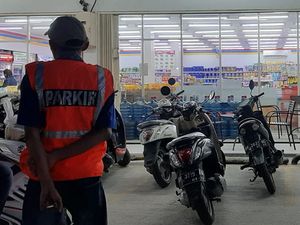 Bakal Ditertibkan, Lapor ke Sini kalau Masih Ada Juru Parkir Liar di Minimarket Bakal Ditertibkan, Lapor ke Sini kalau Masih Ada Juru Parkir Liar di Minimarket