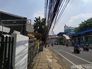 Kabel-kabel Tiang Jl Mampang Prapatan Akan Pindah ke SJUT, Bulan Ini Kabel-kabel Tiang Jl Mampang Prapatan Akan Pindah ke SJUT, Bulan Ini