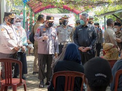 Kapolda Metro Tinjau Vaksinasi Merdeka di Wilayah Aglomerasi Tangsel