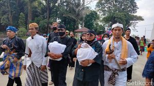 Potret Upacara Adat Kawin Cai di Kuningan