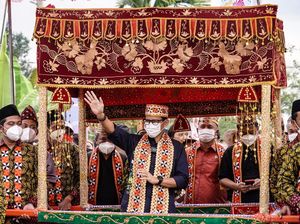 Jadi Menteri Pertama yang Datang, Sandiaga Jadi Atraksi di Desa Wisata Lampung