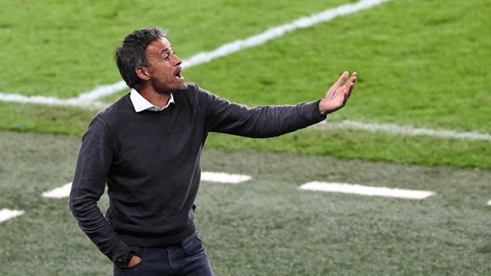 LONDON, ENGLAND - JULY 06: Luis Enrique, Head Coach of Spain reacts during the UEFA Euro 2020 Championship Semi-final match between Italy and Spain at Wembley Stadium on July 06, 2021 in London, England. (Photo by Facundo Arrizabalaga - Pool/Getty Images)