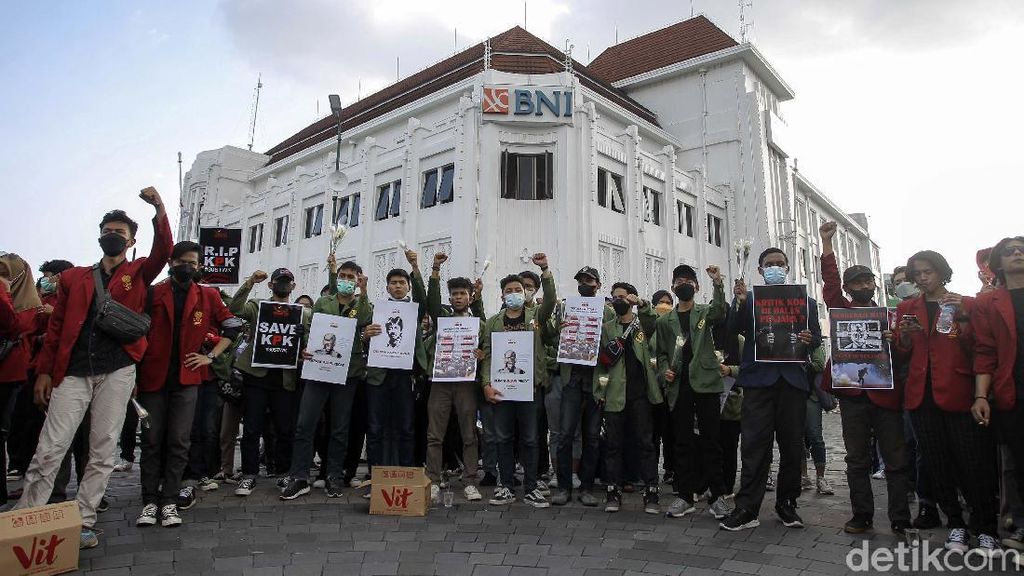 Mahasiswa Yogyakarta Kritisi 2 Tahun Kabinet Jokowi-Amin Mahasiswa Yogyakarta Kritisi 2 Tahun Kabinet Jokowi-Amin