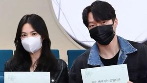 Song Hye Kyo dan Jang Ki Yong Baca Naskah Now We Are Breaking Up