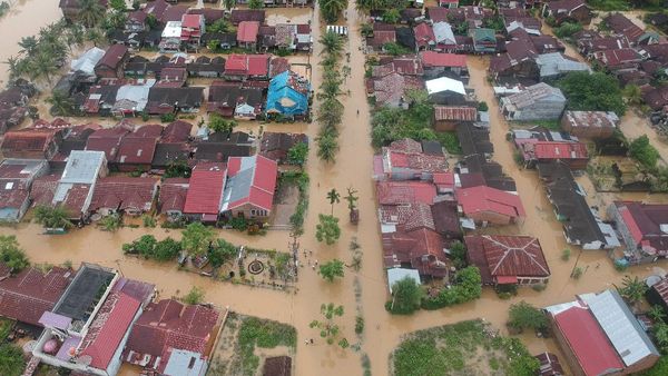 Penampakan dari Udara Banjir yang Merendam Padang Pariaman