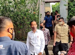 Jokowi, Anies hingga Ahok Melayat ke Rumah Duka Mendiang Sabam Sirait