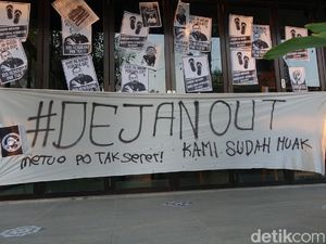 Manajemen PSS Berharap Protes Suporter Tak Mengganggu Tim Manajemen PSS Berharap Protes Suporter Tak Mengganggu Tim