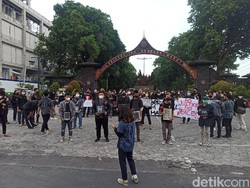 Mahasiswa UNS Peringati September Hitam: Tragedi PKI hingga KPK