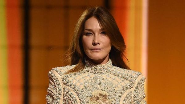 Potret Memesona Eks Ibu Negara Prancis Hingga Naomi Campbell di Show Balmain