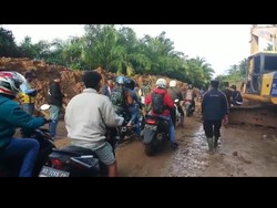 Sempat Terputus, Jalan Tertimpa Longsor di Bengkulu Tengah Kini Bisa Dilalui