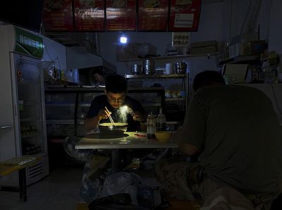 Penampakan Krisis Energi dan Listrik di China, Gelap Sob!