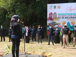 Pemkot Mojokerto Gandeng Karang Taruna Bagi Paket Vitamin dan Masker