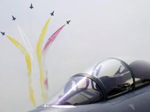 China Pamer Kemampuan Jet Tempur Andalan