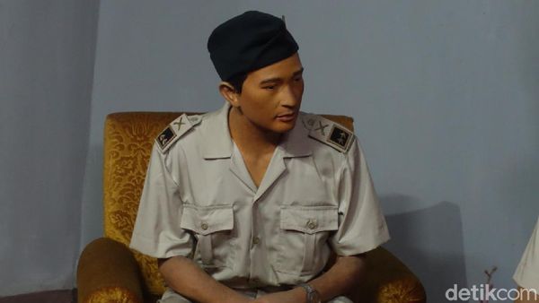 Dear Pak Gatot! Masih Ada Nih Patung Soeharto di Monjali Yogya