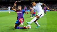 Satu posisi bek tengah jatuh kepada Eric Garcia. Foto: (Getty Images)
