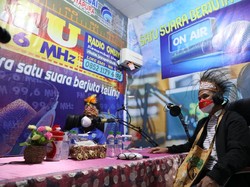 Siaran Radio di Papua, Ganjar Bahas PON hingga Ekonomi Kreatif
