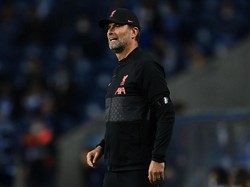 Juergen Klopp Jadi James Bond? Gak Banget Deh