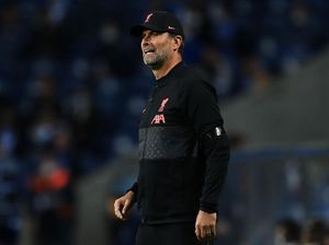 Juergen Klopp Jadi James Bond? Gak Banget Deh Juergen Klopp Jadi James Bond? Gak Banget Deh