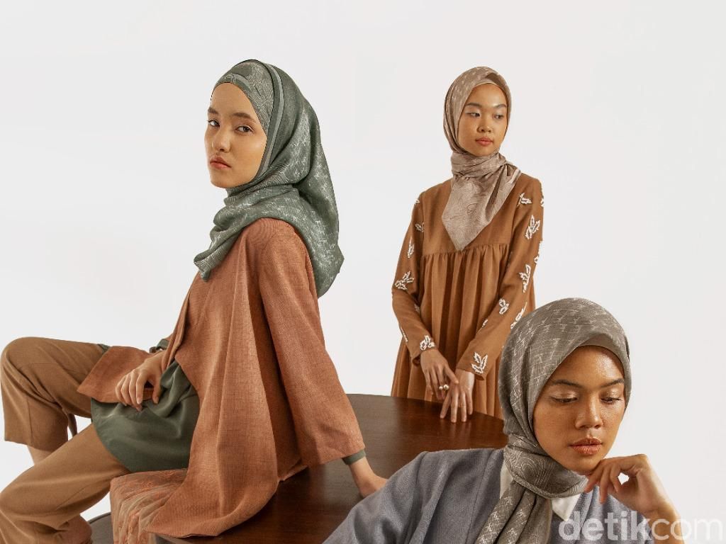 4 Jenis Busana Ini Jadi Tren Fashion di Indonesia Selama Pandemi 4 Jenis Busana Ini Jadi Tren Fashion di Indonesia Selama Pandemi