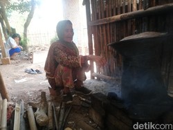 Kisah Nenek Iroh, Tak Tersentuh Bantuan-Hidup di Rumah Tak Layak Huni