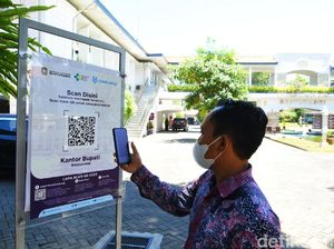 Masuk Pemkab Banyuwangi, Kini Wajib Scan Aplikasi PeduliLindungi Masuk Pemkab Banyuwangi, Kini Wajib Scan Aplikasi PeduliLindungi