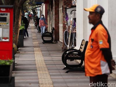 Penampakan Kursi Taman Baru di Jalan Braga Bandung