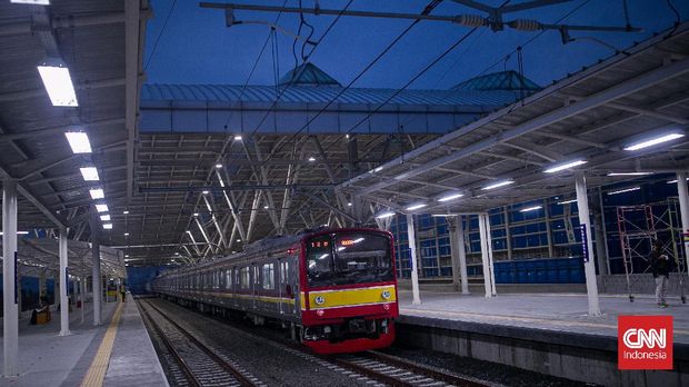 Revitalisasi Stasiun Manggarai Stasiun Manggarai kini tampak menjadi stasiun paling modern di ibu kota setelah selesainya proses revitalisasi di sana. (CNN Indonesia/Adi Maulana)