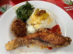Lamaknyo! Nasi Kakap Goreng Garing di Warung Padang Nyempil di Gang Benhil Lamaknyo! Nasi Kakap Goreng Garing di Warung Padang Nyempil di Gang Benhil