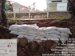 Camat Kramat Jati: Tanggul Jebol Hek Kramat Jati Akan Diperbaiki Permanen