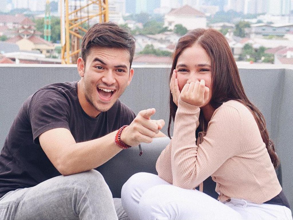 Penegasan Syifa Hadju soal Sudah Dilamar Rizky Nazar Penegasan Syifa Hadju soal Sudah Dilamar Rizky Nazar