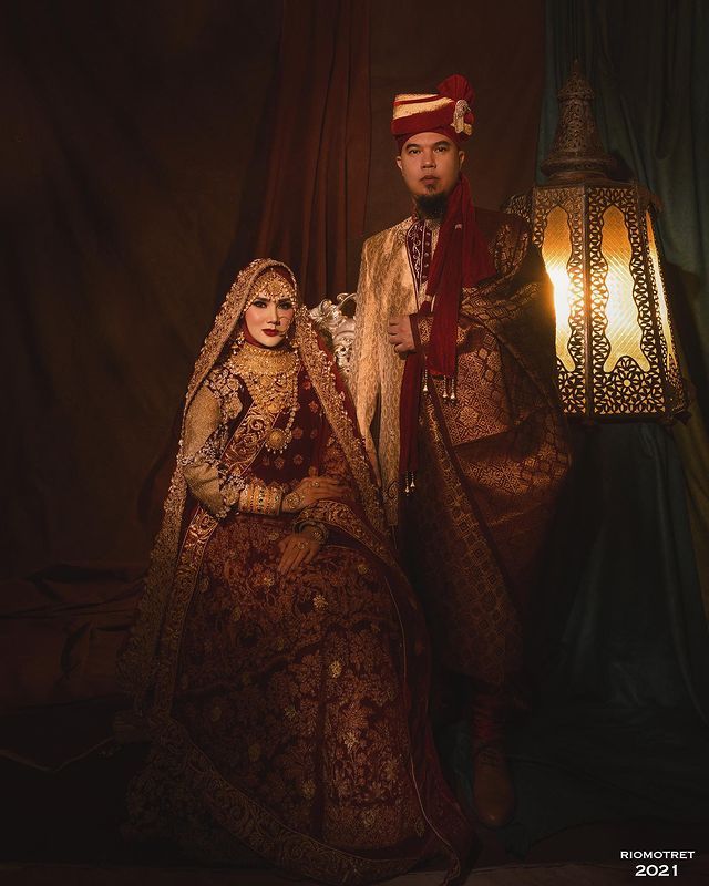 Mulan Jameela dan Ahmad Dhani melakukan pemotretan tema Bollywood pakai busana India. Yuk intip!