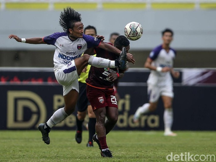 Persita Tangerang secara dramatis mengimbangi Borneo FC di lanjutan BRI Liga 1. Tertinggal dua gol dan kehilangan satu pemain, Persita memaksakan skor 2-2.