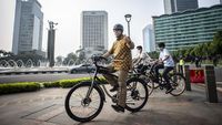 Berbatik, Anies Gowes di Kawasan Bundaran HI