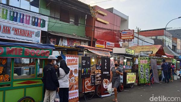 Di Pasar Lama Tangerang, Banyak Jajanan Enak dan Murah!