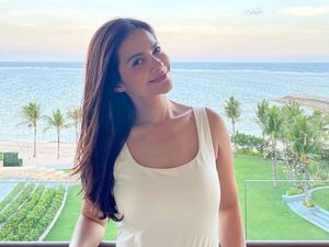 Unggah Foto Jadul Bareng Krisdayanti, Paras Cut Tari Jadi Sorotan Netizen Unggah Foto Jadul Bareng Krisdayanti, Paras Cut Tari Jadi Sorotan Netizen